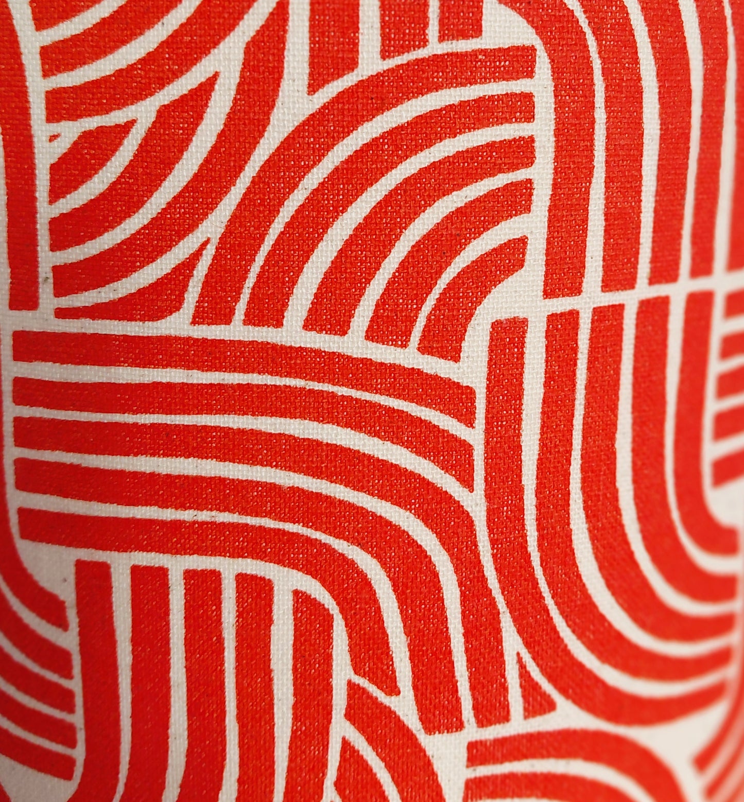 Red geometric wave print drum lampshade: retro arch print in red and beige