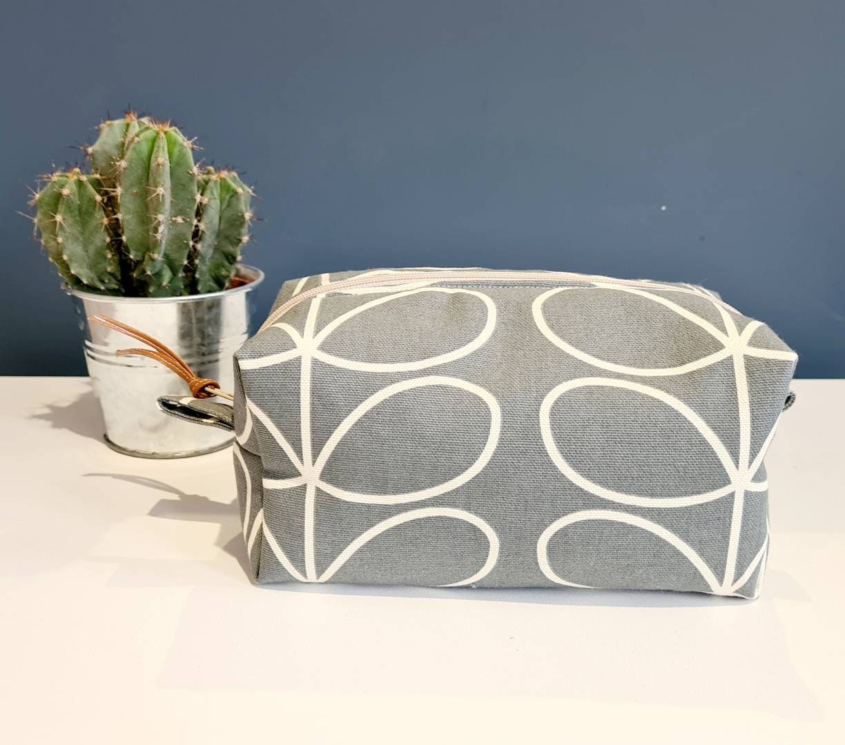 Linear stem print cosmetic bag in grey