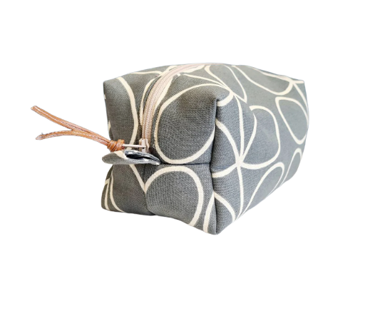 Linear stem print cosmetic bag in grey