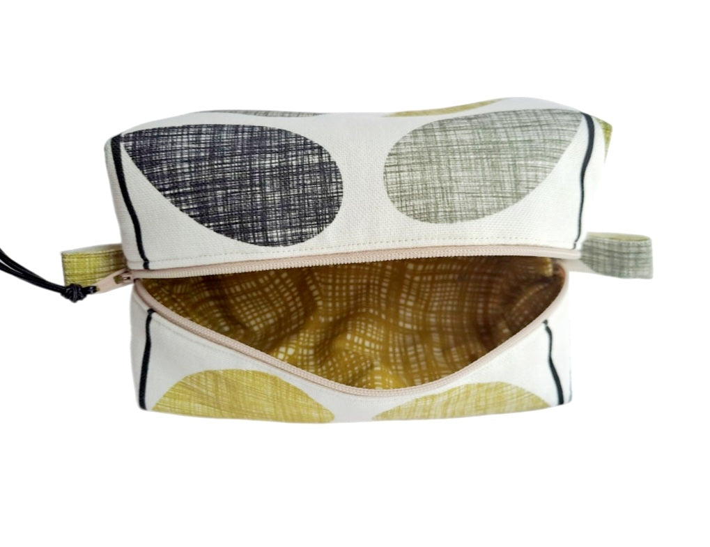 Multi stem print cosmetic bag in yellow, blue and grey