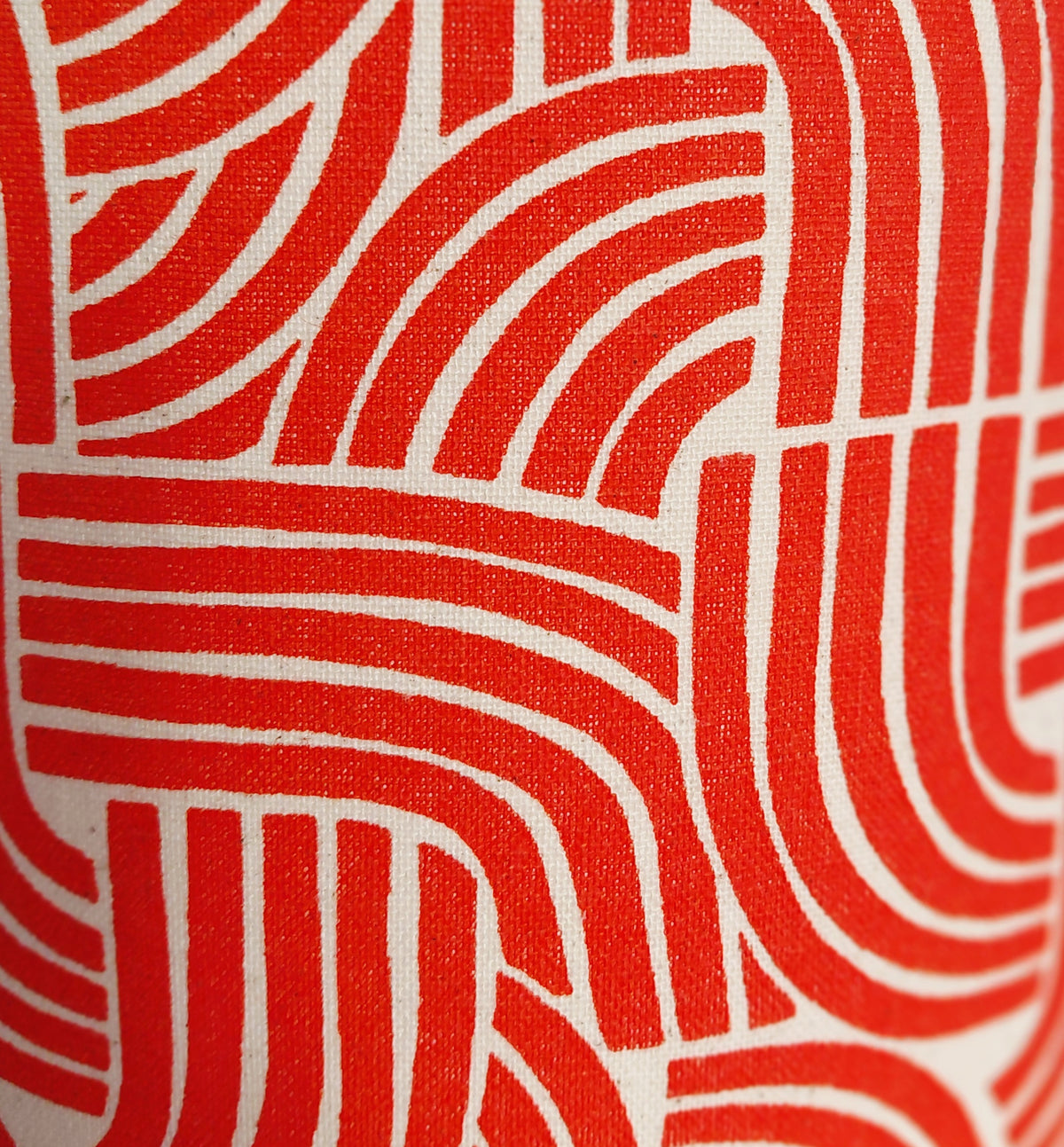 Red geometric wave print drum lampshade: retro arch print in red and beige