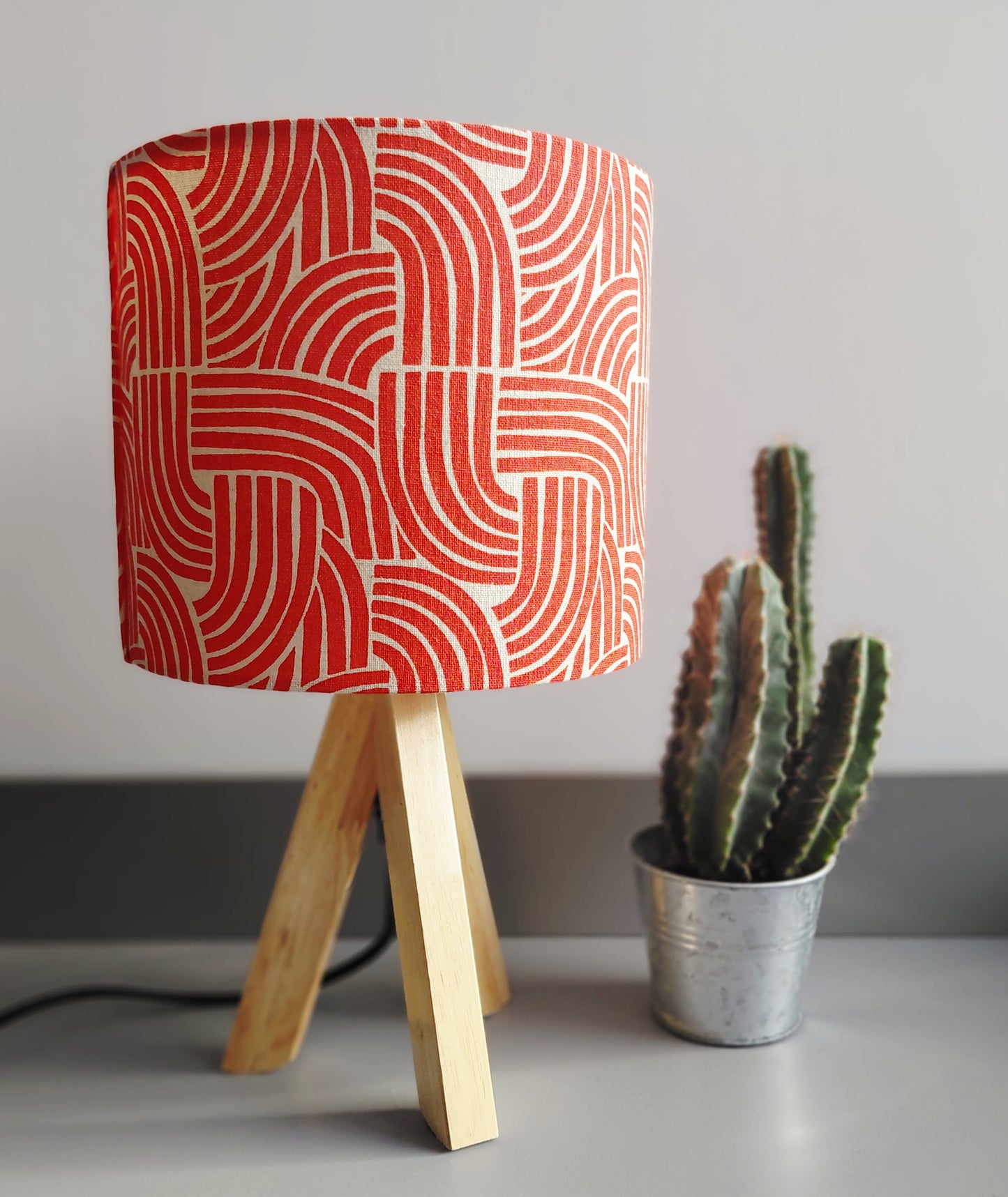 Red geometric wave print drum lampshade: retro arch print in red and beige
