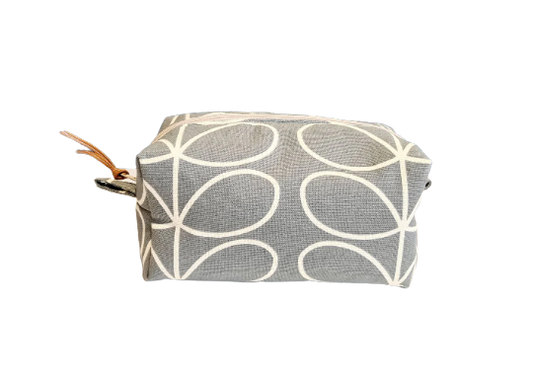 Linear stem print cosmetic bag in grey